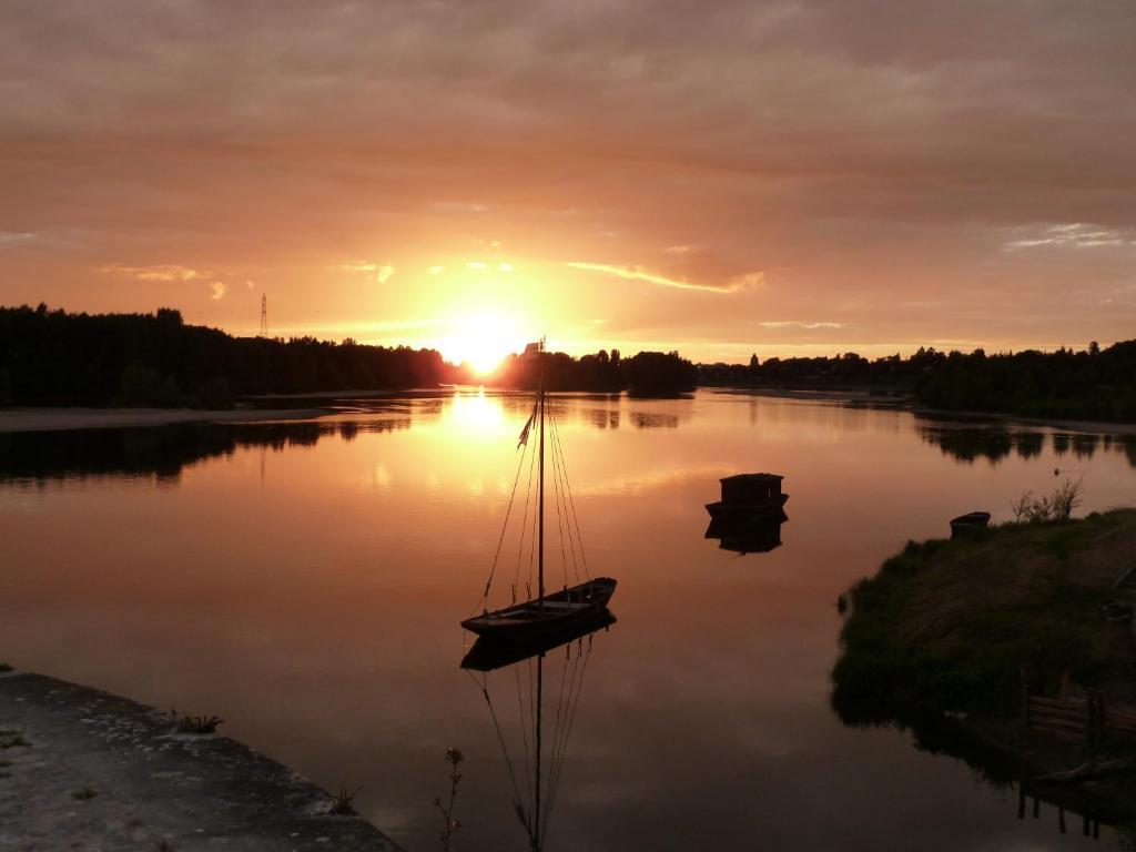 Résidence Hôtelière La Marine Combleux Habitación foto